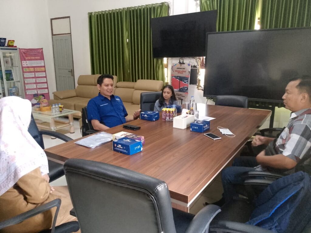 Pelatihan digital siswa di laboratorium komputer