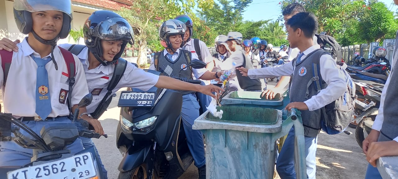 Program 5 Sampah Sebelum Pulang SMAN 1 Sangatta Selatan