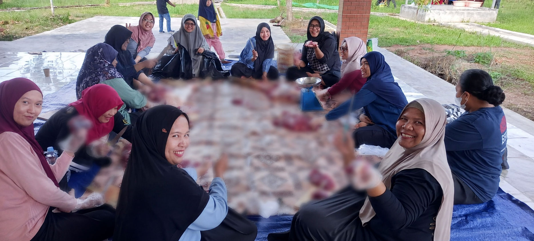 Distribusi Daging Qurban SMANSATSET