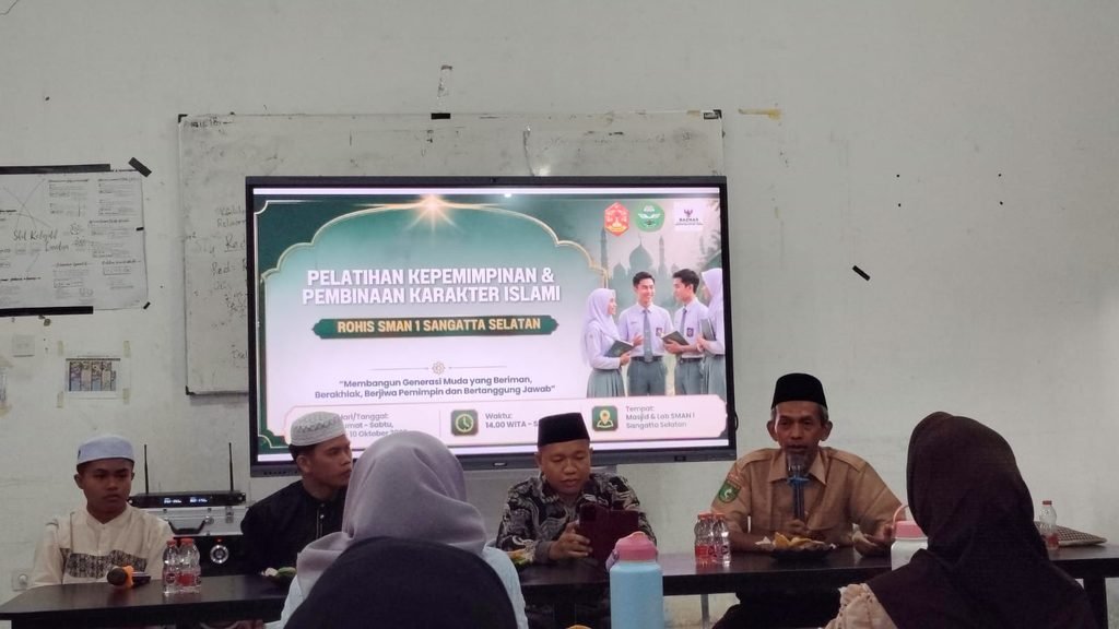 Pembukaan Pelatihan Kepemimpinan dan Pembinaan Karakter Islami ROHIS
