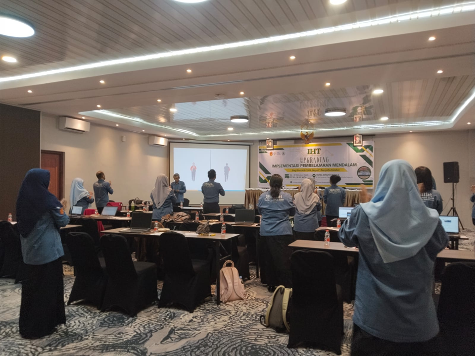 Ice Breaking dan Senam Bersama Hari Kedua IHT SMANSatSet Kegiatan senam bersama dan ice breaking peserta IHT hari kedua SMANSatSet 2026